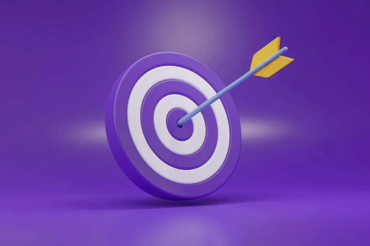 Purple background with a purple and white dartboard and yellow arrow represent targeted local SEO tips article